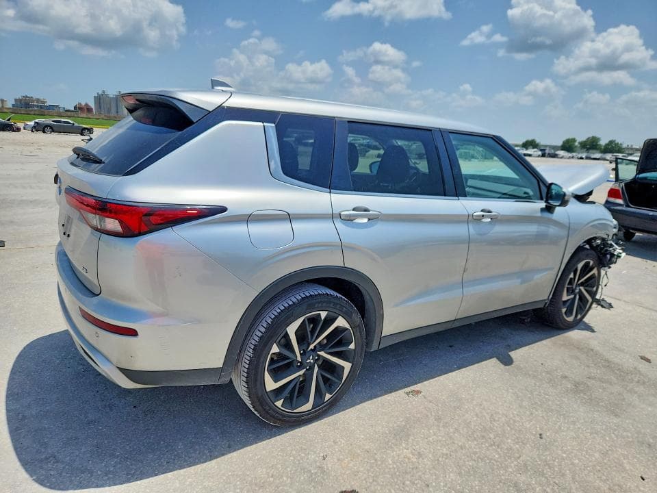 2024 MITSUBISHI OUTLANDER SE SE 3