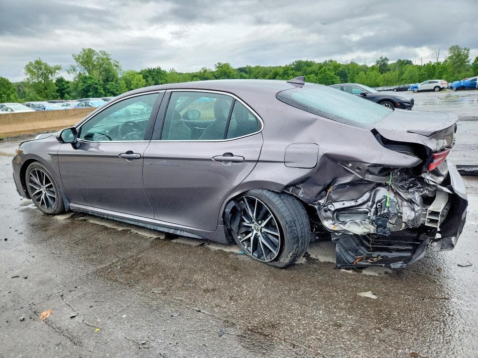 2022 TOYOTA CAMRY SE 2