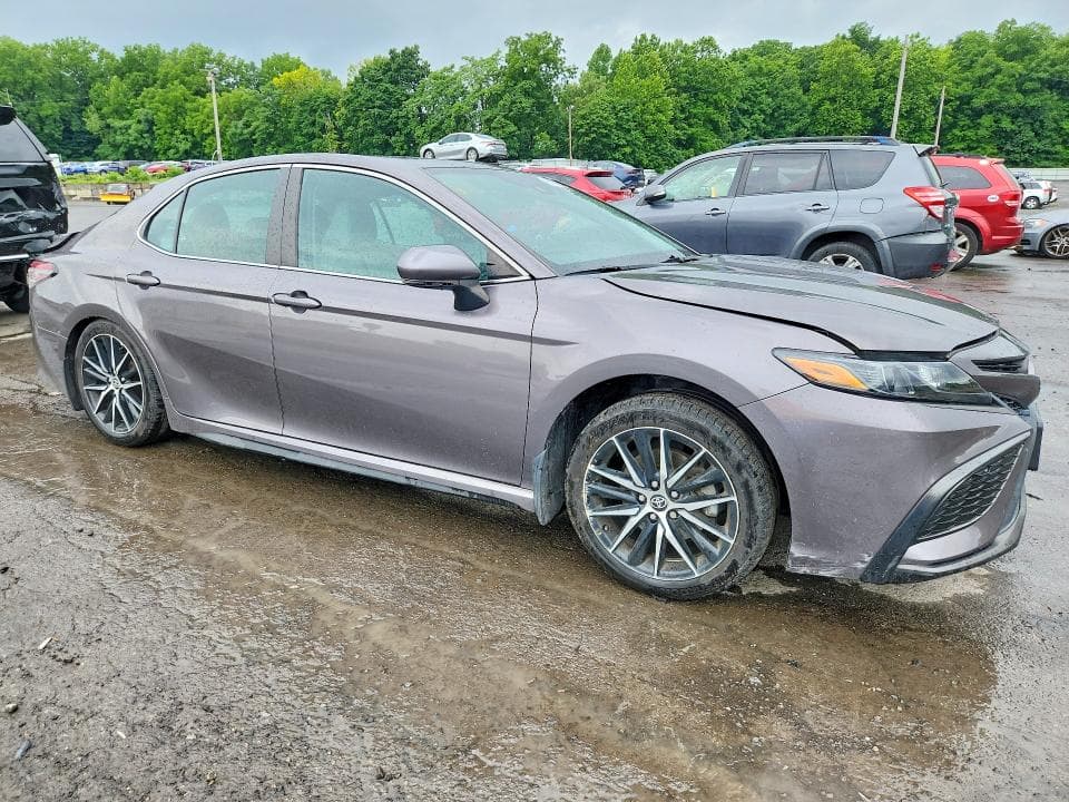 2022 TOYOTA CAMRY SE 4