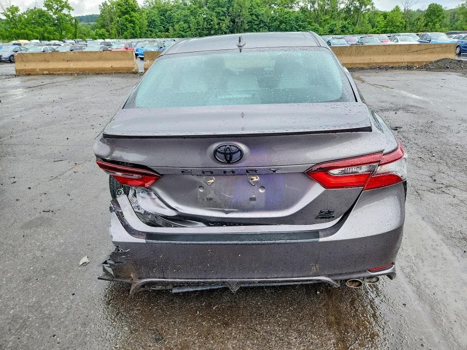 2022 TOYOTA CAMRY SE 6
