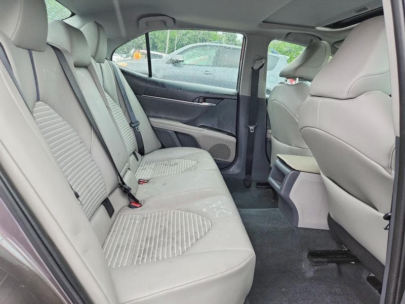 2022 TOYOTA CAMRY SE 10