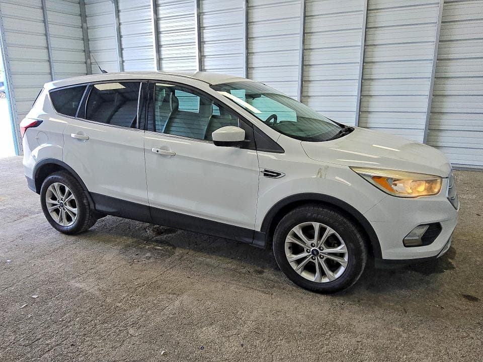 2019 FORD ESCAPE SE 4