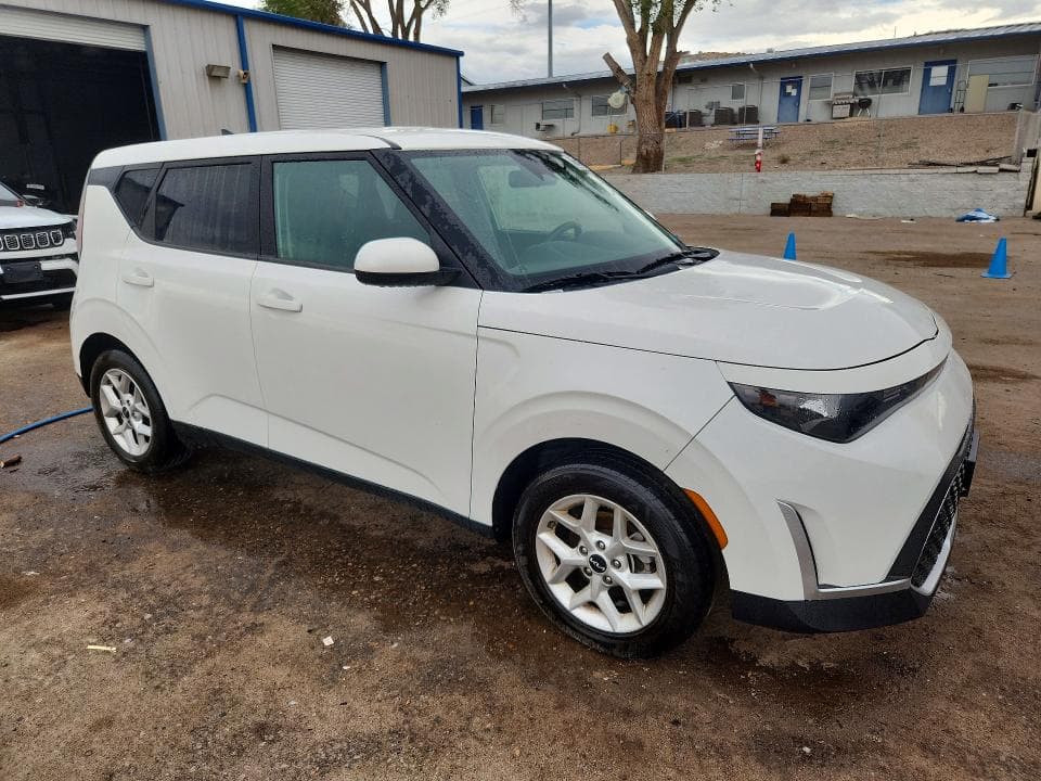 2025 KIA SOUL LX 4