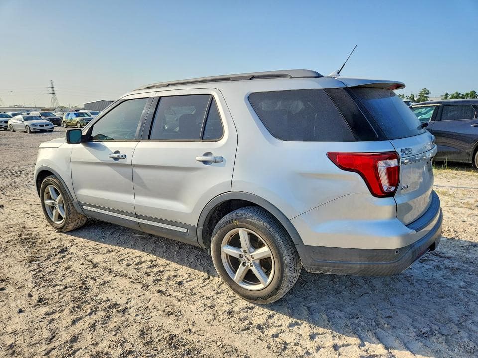 2019 FORD EXPLORER XLT 2
