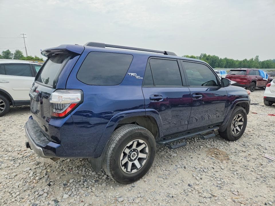 2022 TOYOTA 4RUNNER TRD OFF-ROAD 3