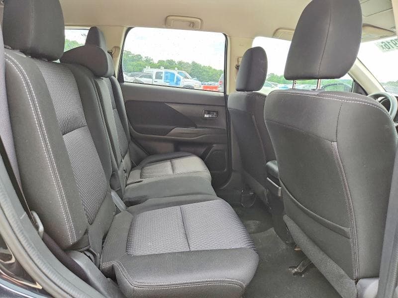 2018 MITSUBISHI OUTLANDER SE 11