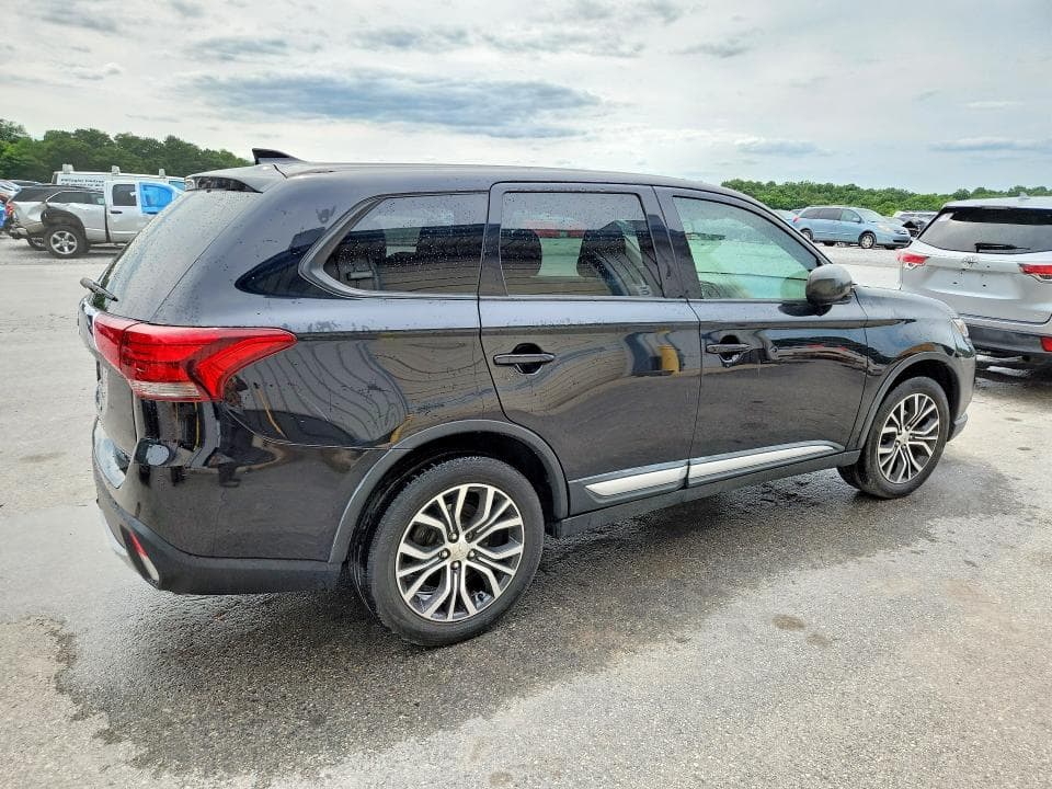 2018 MITSUBISHI OUTLANDER SE 3