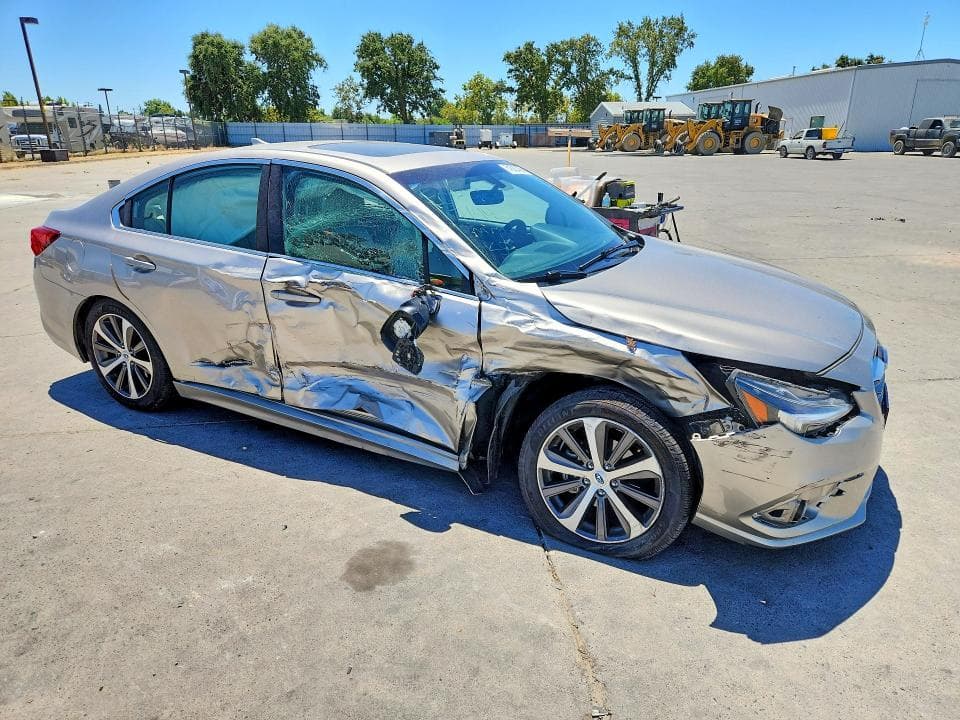 2018 SUBARU LEGACY 2.5I LIMITED 4