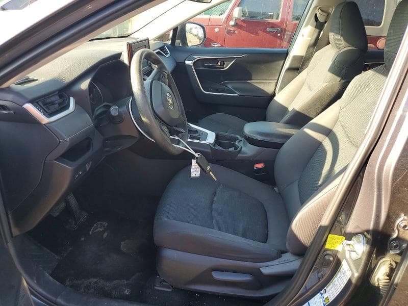 2019 TOYOTA RAV4 LE 7