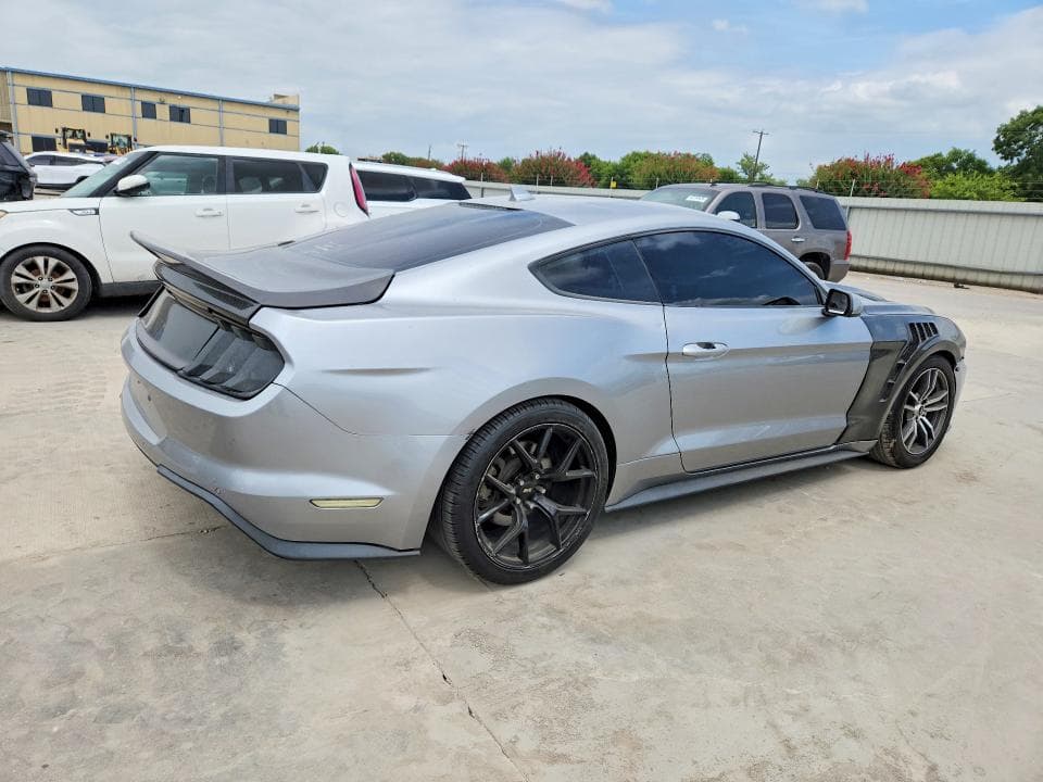2020 FORD MUSTANG 3