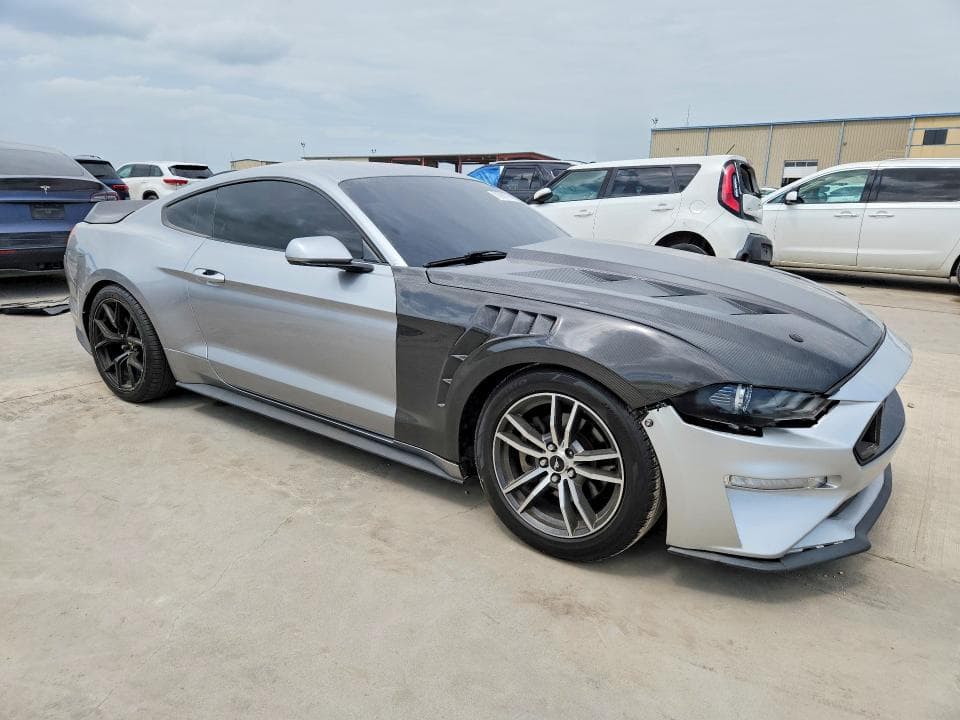 2020 FORD MUSTANG 4