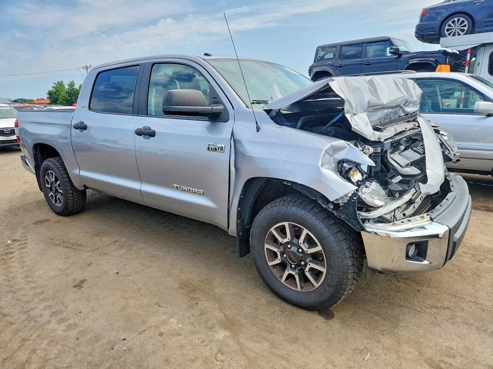 2017 TOYOTA TUNDRA SR5 4