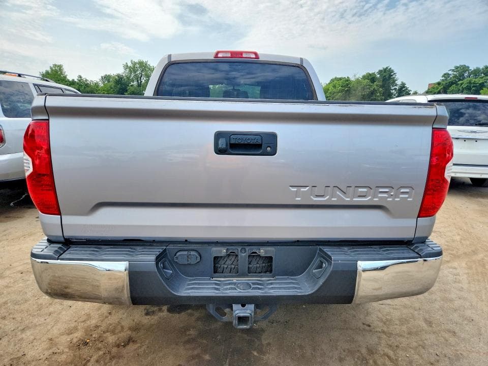 2017 TOYOTA TUNDRA SR5 6