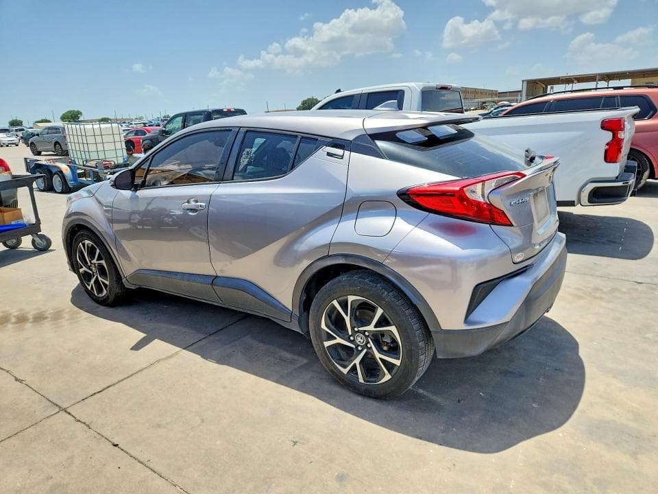 2018 TOYOTA C-HR XLE 2