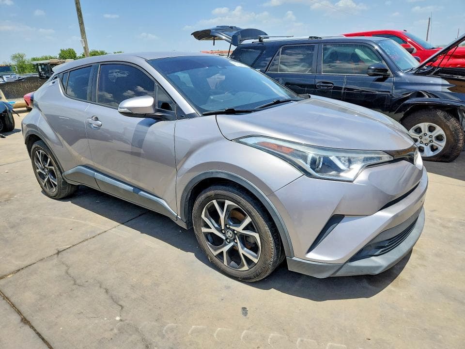 2018 TOYOTA C-HR XLE 4