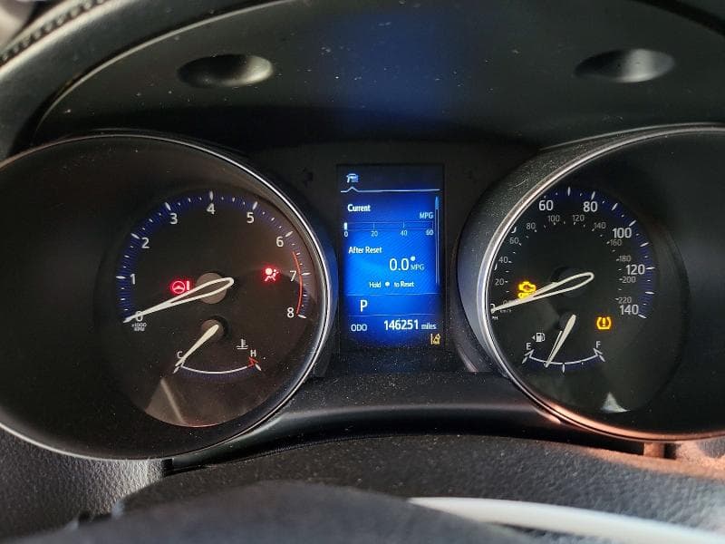 2018 TOYOTA C-HR XLE 9