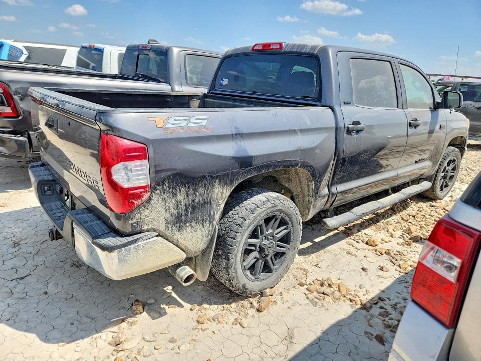 2018 TOYOTA TUNDRA CREWMAX SR5 3