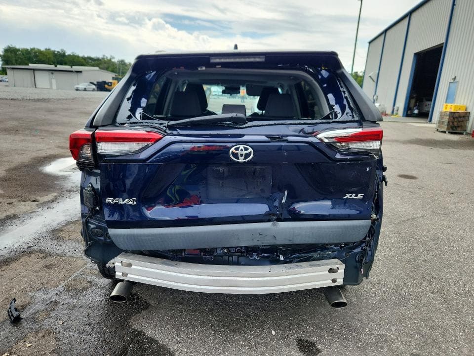2021 TOYOTA RAV4 XLE 6