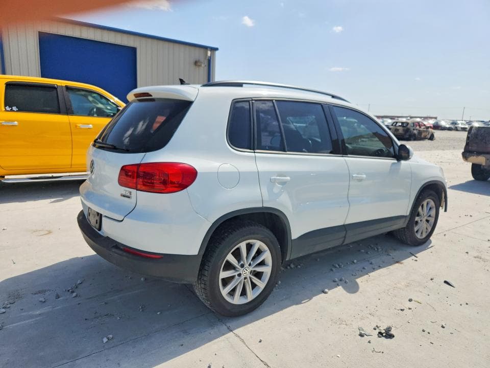 2017 VOLKSWAGEN TIGUAN S 3
