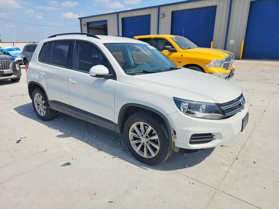 2017 VOLKSWAGEN TIGUAN S 4