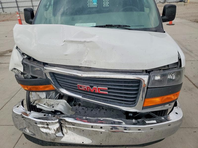 2024 GMC SAVANA G2500 11
