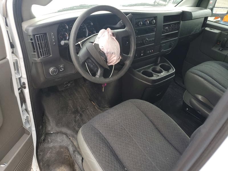 2024 GMC SAVANA G2500 8