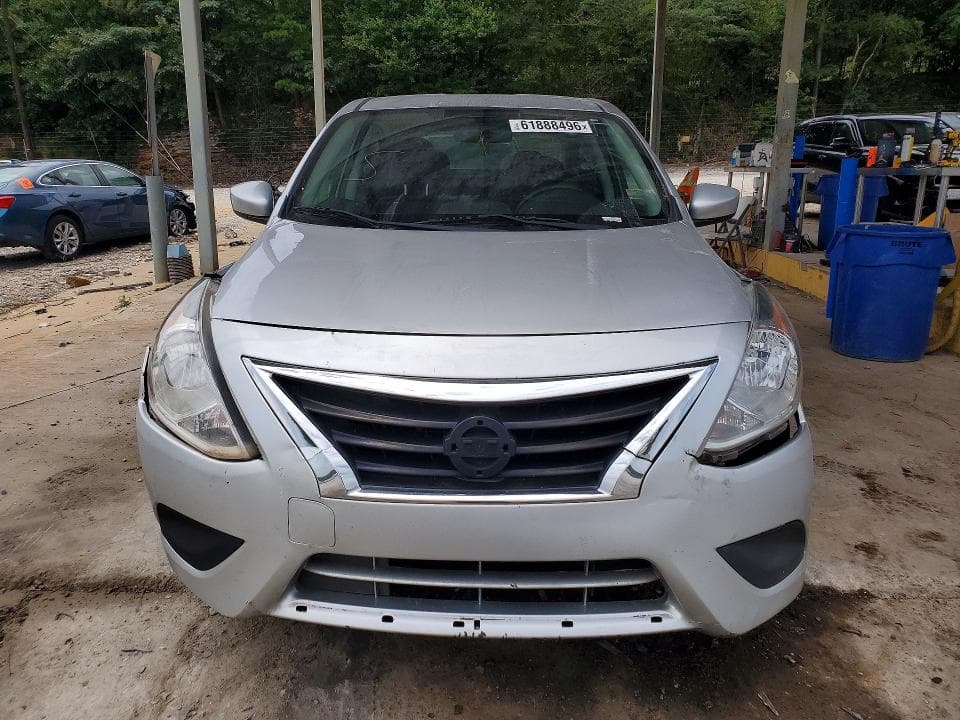 2019 NISSAN VERSA SV 5