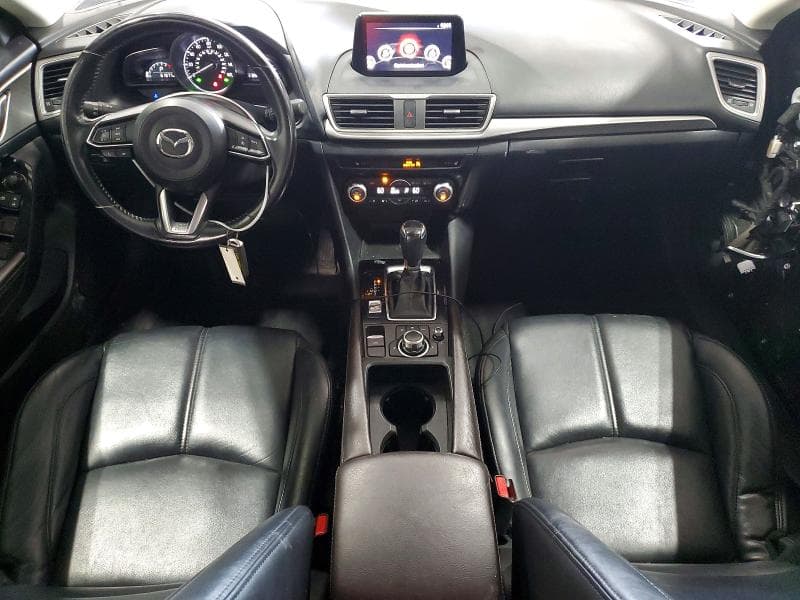 2018 MAZDA 3 TOURING 8