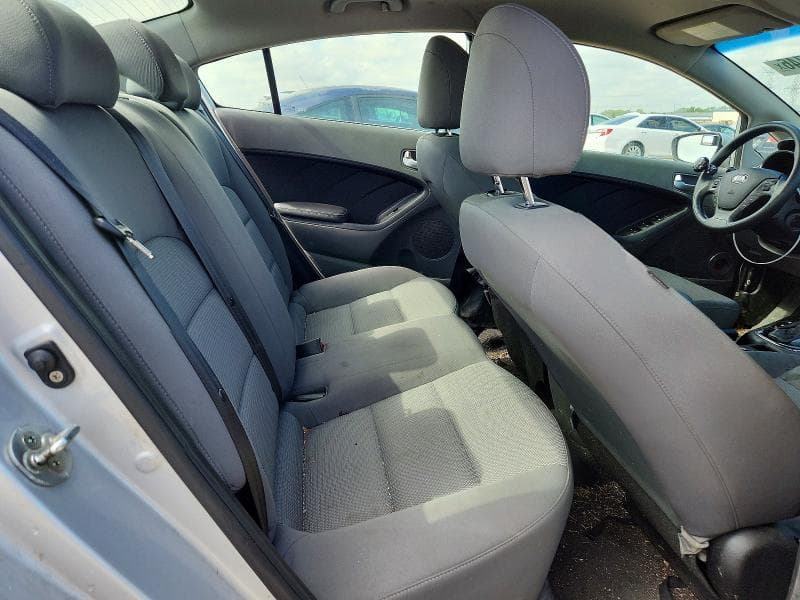 2017 KIA FORTE LX 10