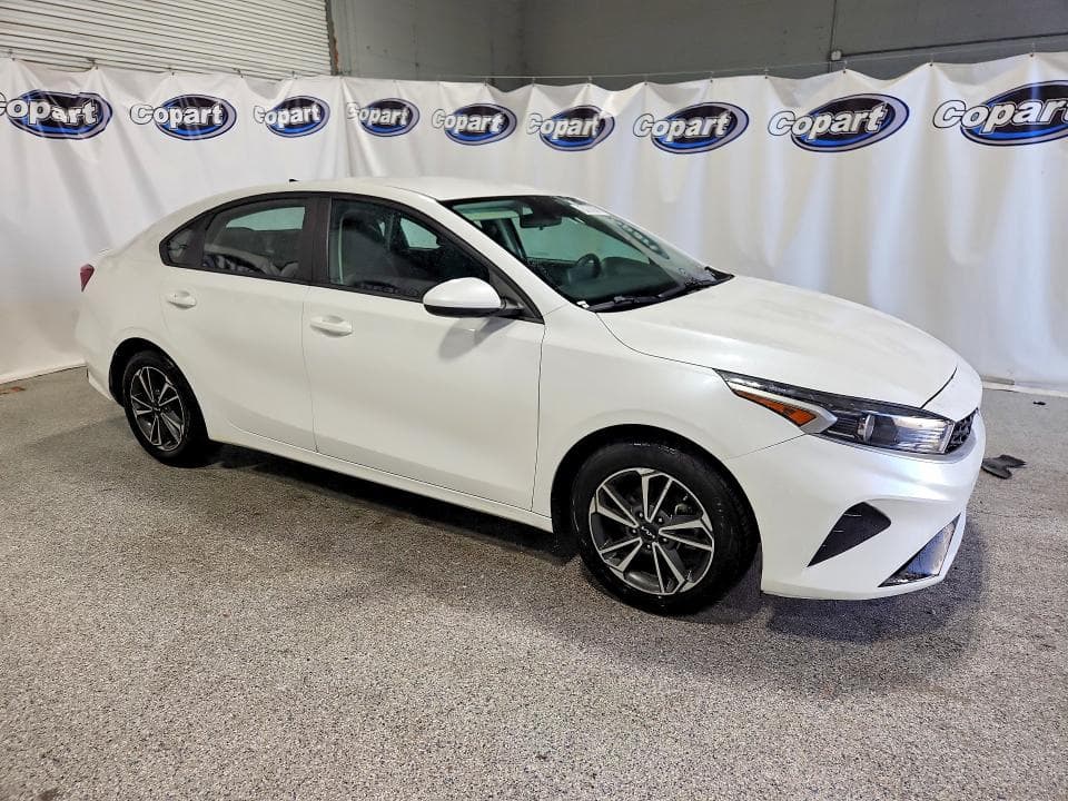 2023 KIA FORTE LXS 4