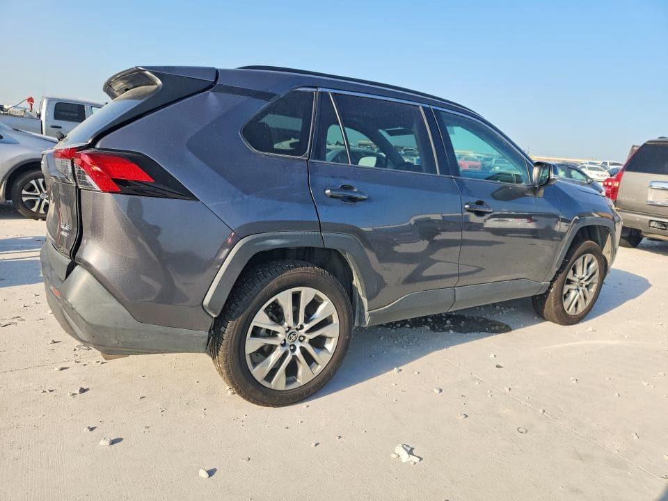 2022 TOYOTA RAV4 XLE PREMIUM 3