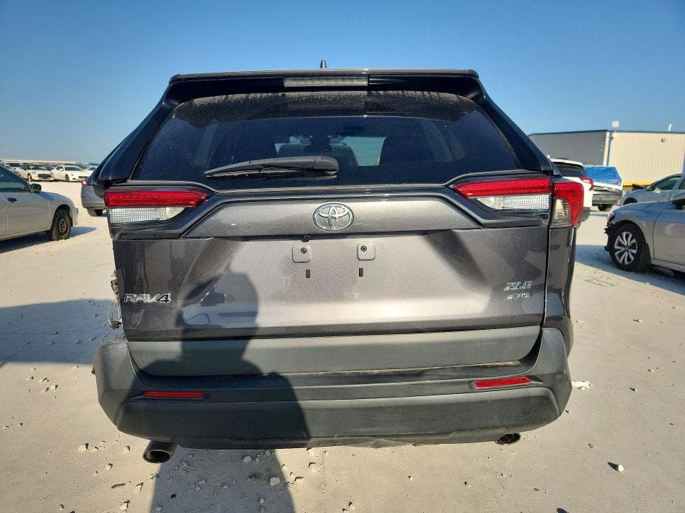 2022 TOYOTA RAV4 XLE PREMIUM 6