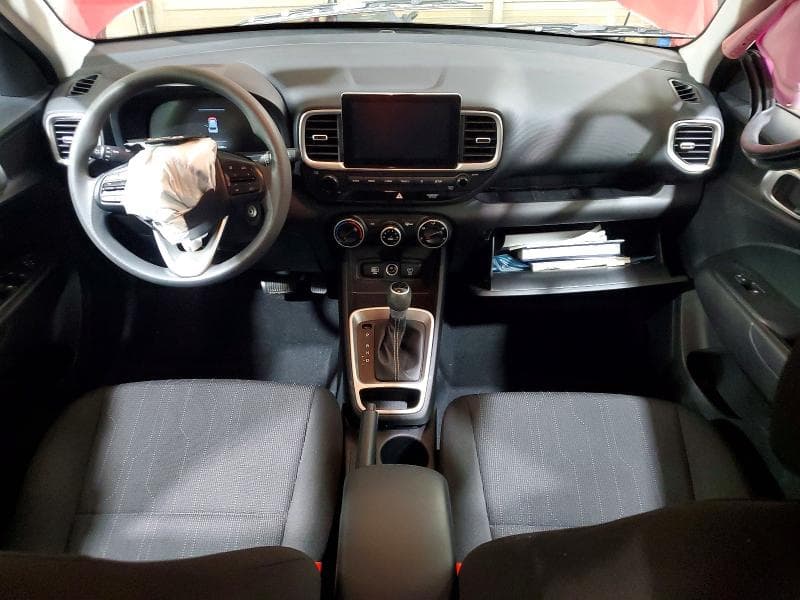 2025 HYUNDAI VENUE SE 8