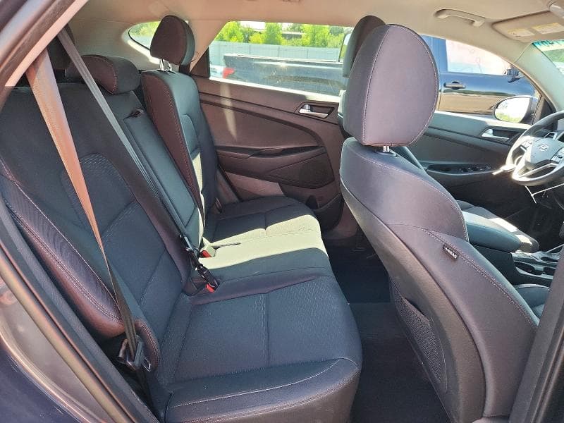 2020 HYUNDAI TUCSON SE 11