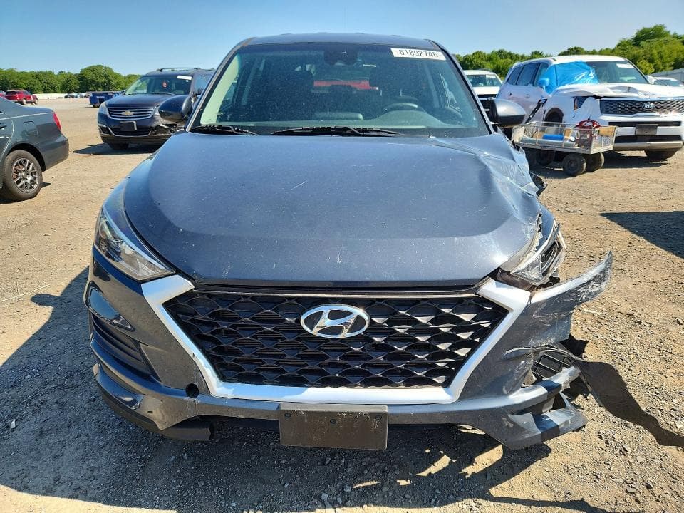2020 HYUNDAI TUCSON SE 5
