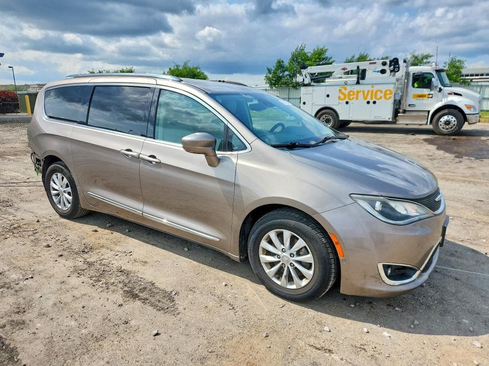 2018 CHRYSLER PACIFICA TOURING L 4
