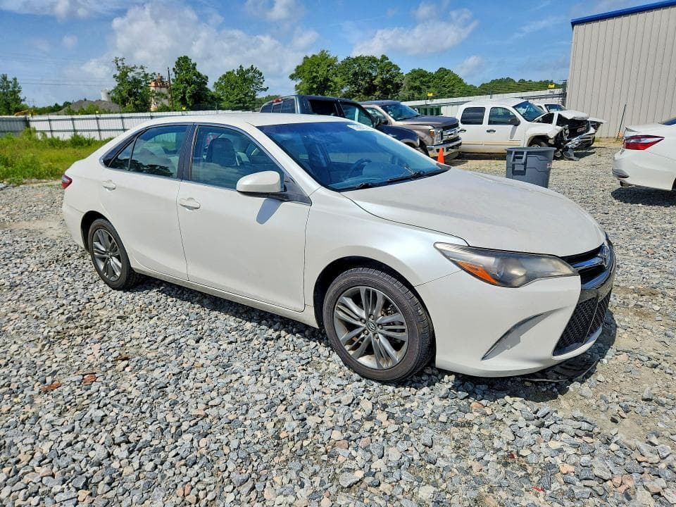 2017 TOYOTA CAMRY SE SE 4