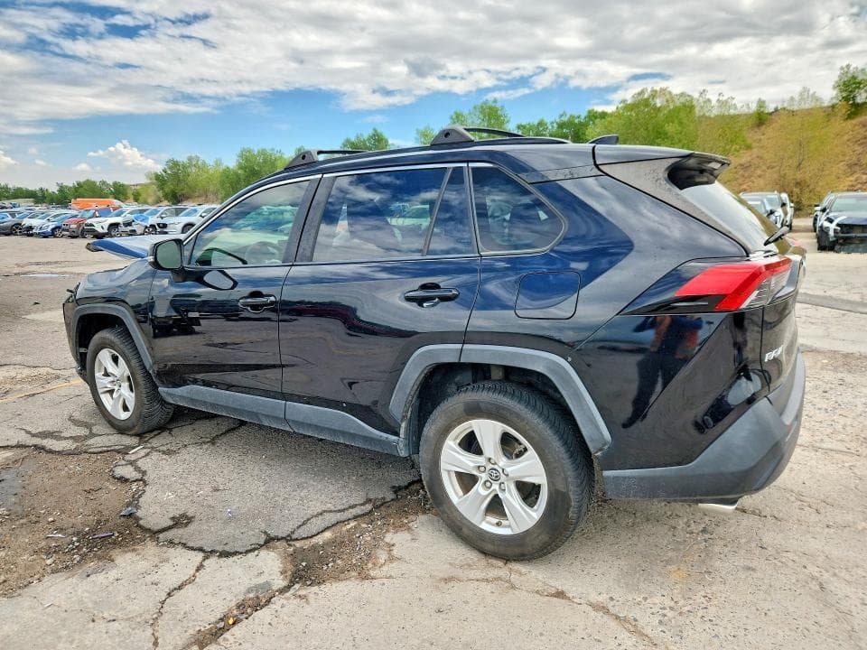 2019 TOYOTA RAV4 XLE 2