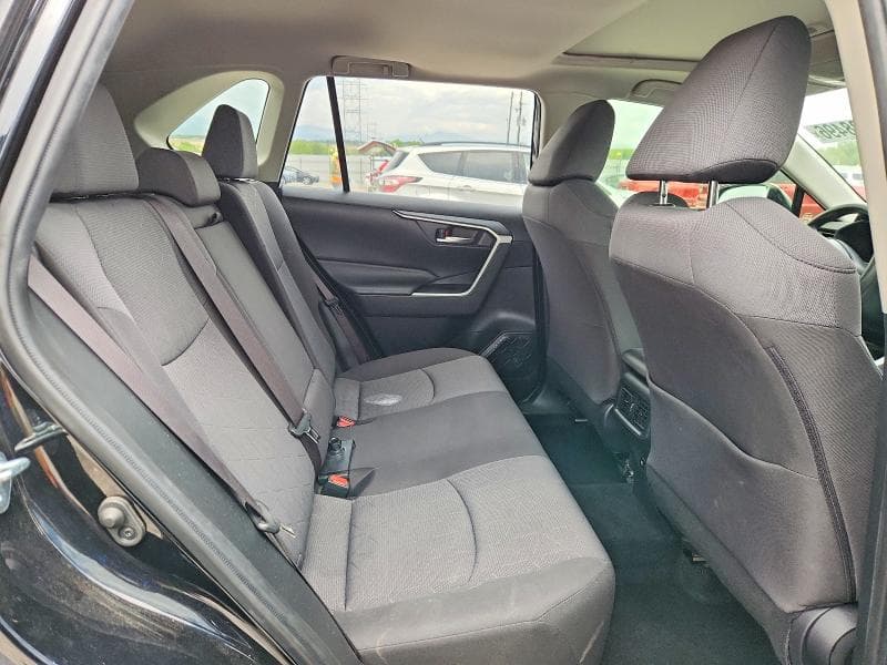 2019 TOYOTA RAV4 XLE 11