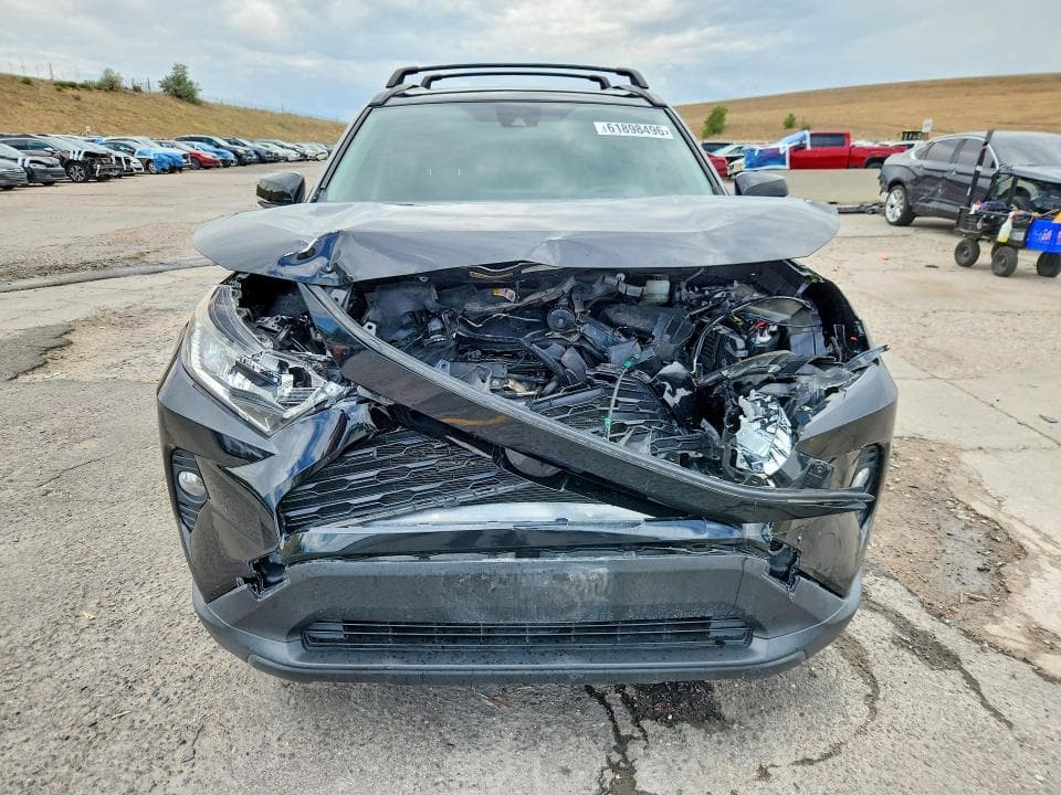 2019 TOYOTA RAV4 XLE 5