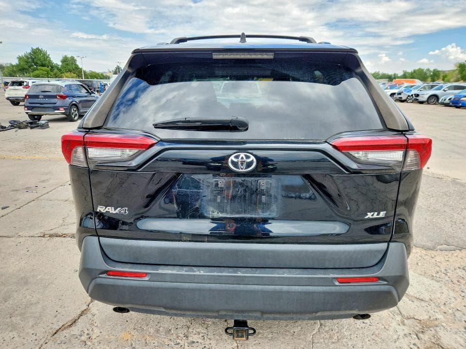 2019 TOYOTA RAV4 XLE 6