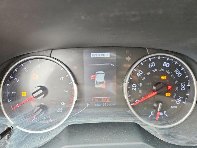 2019 TOYOTA RAV4 XLE 9