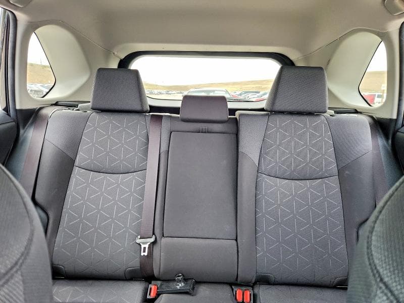 2019 TOYOTA RAV4 XLE 10