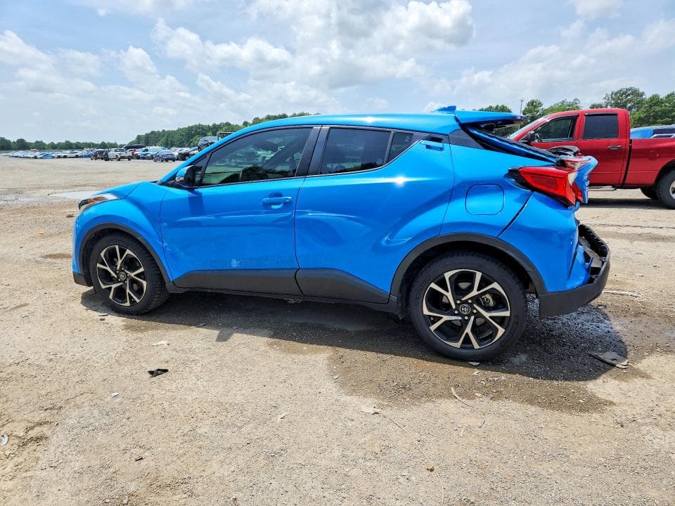2019 TOYOTA C-HR XLE 2