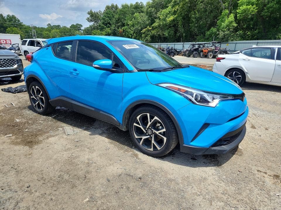 2019 TOYOTA C-HR XLE 4