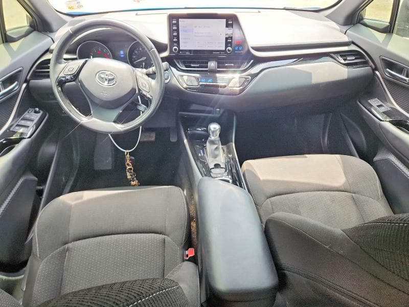 2019 TOYOTA C-HR XLE 8