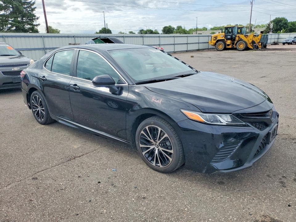 2019 TOYOTA CAMRY SE SE 4