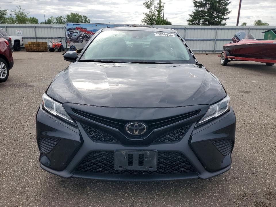 2019 TOYOTA CAMRY SE SE 5