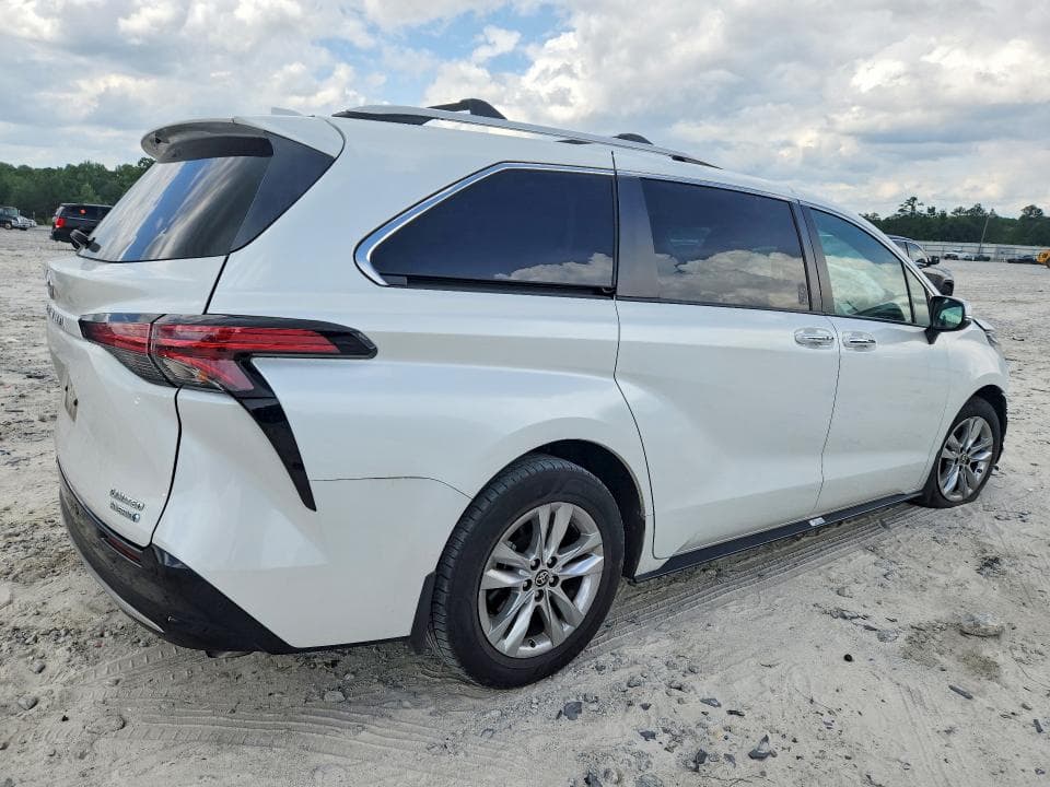 2022 TOYOTA SIENNA LIMITED 7-PASSENGER 3