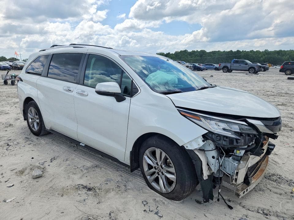 2022 TOYOTA SIENNA LIMITED 7-PASSENGER 4
